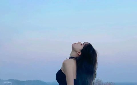 alone和lonely的区别（举例详细说明）